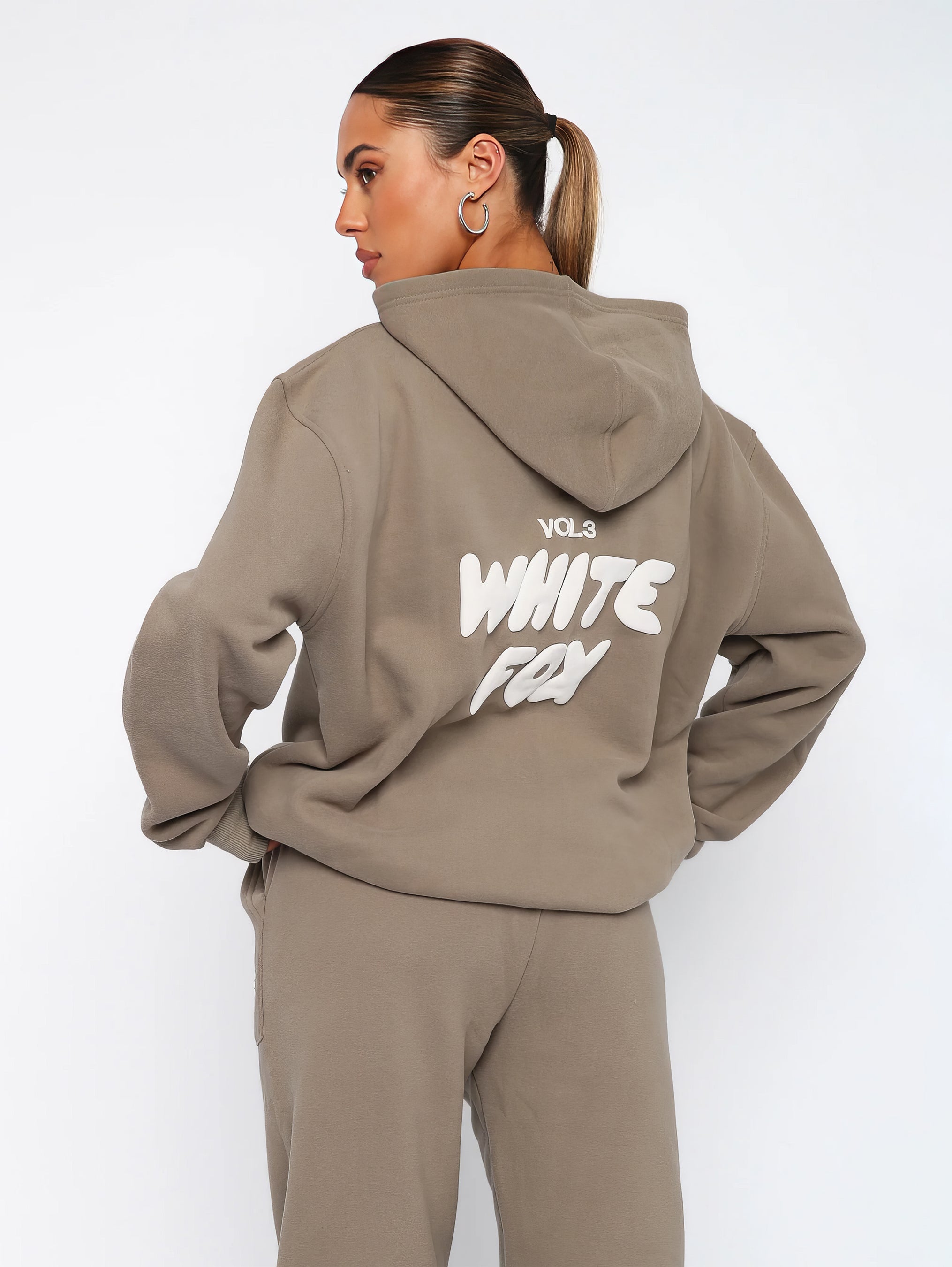 WHITEFOX | VIRAL TRACKSUIT – 50 % Weihnachtsrabatt!