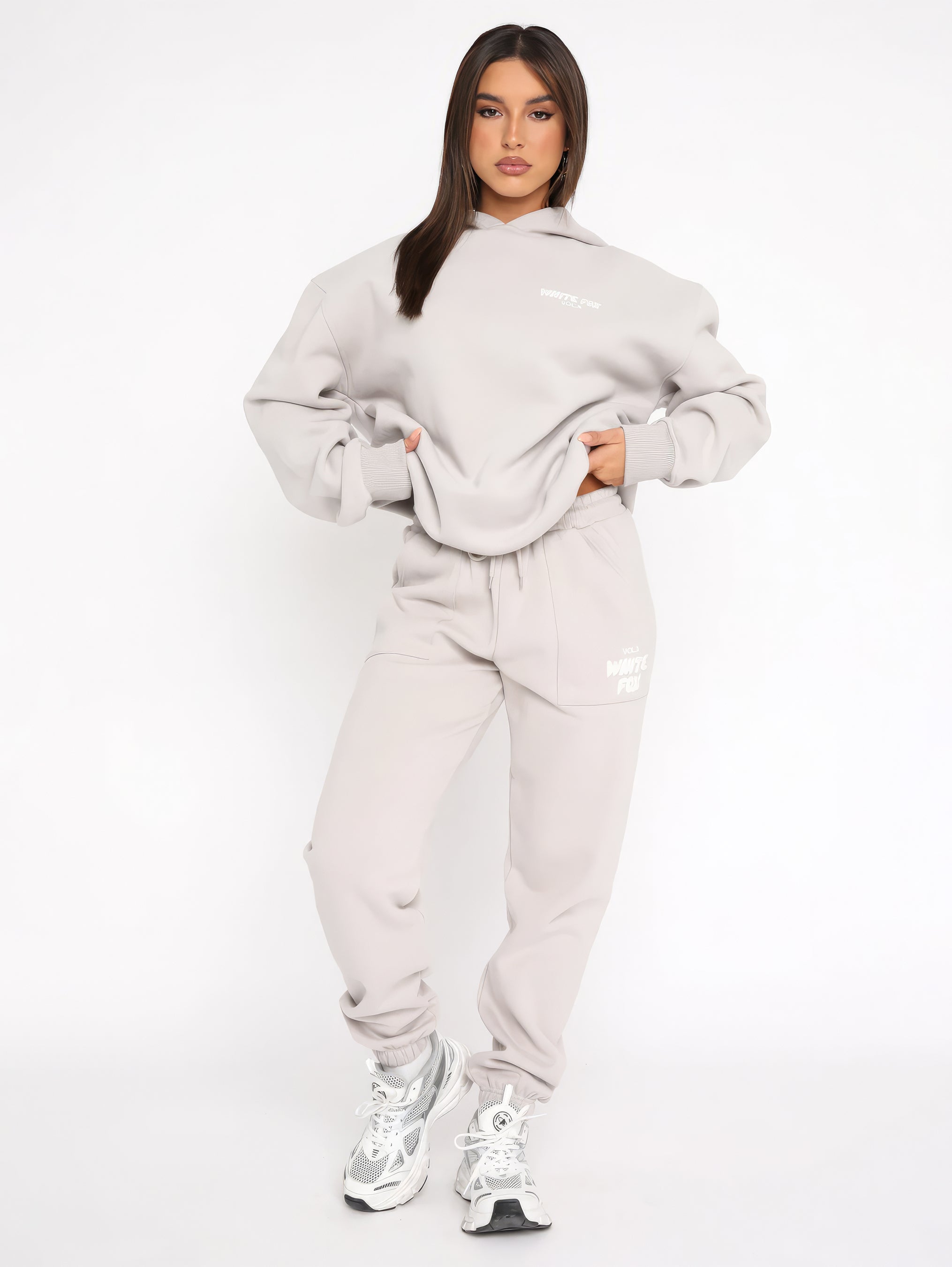 WHITEFOX | VIRAL TRACKSUIT – 50 % Weihnachtsrabatt!