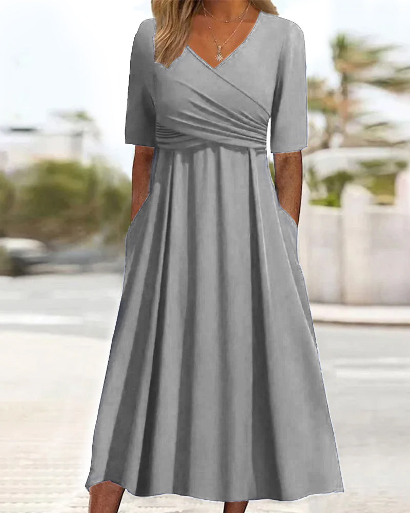 Ella - Gekreuztes Kleid mit kurzen Ärmeln